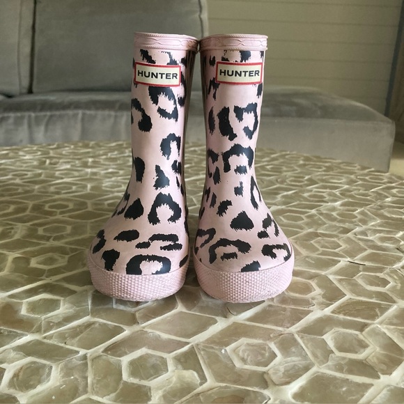 Hunter Original Kids First Classic Leopard Rain Boot (7) - Picture 3 of 10